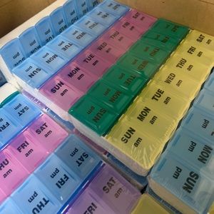 Medicine pill box